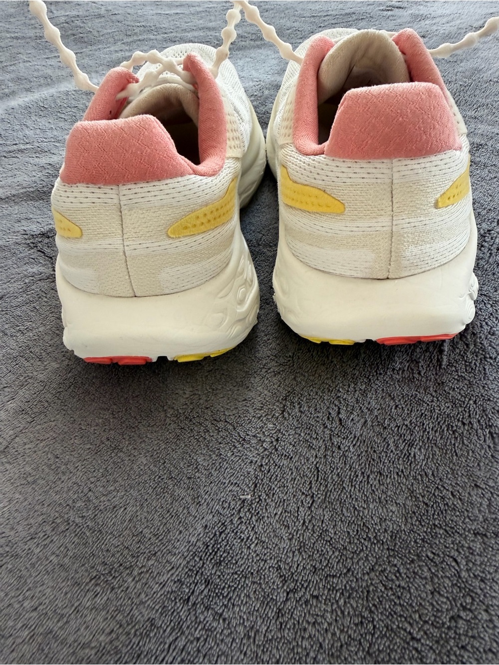 New Balance Fresh Foam X More v4 (Sea Salt with Pink/Multi/Blue) - Picture 4 of 9